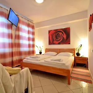 Ajo Garden - Contactless Check-in Apartment