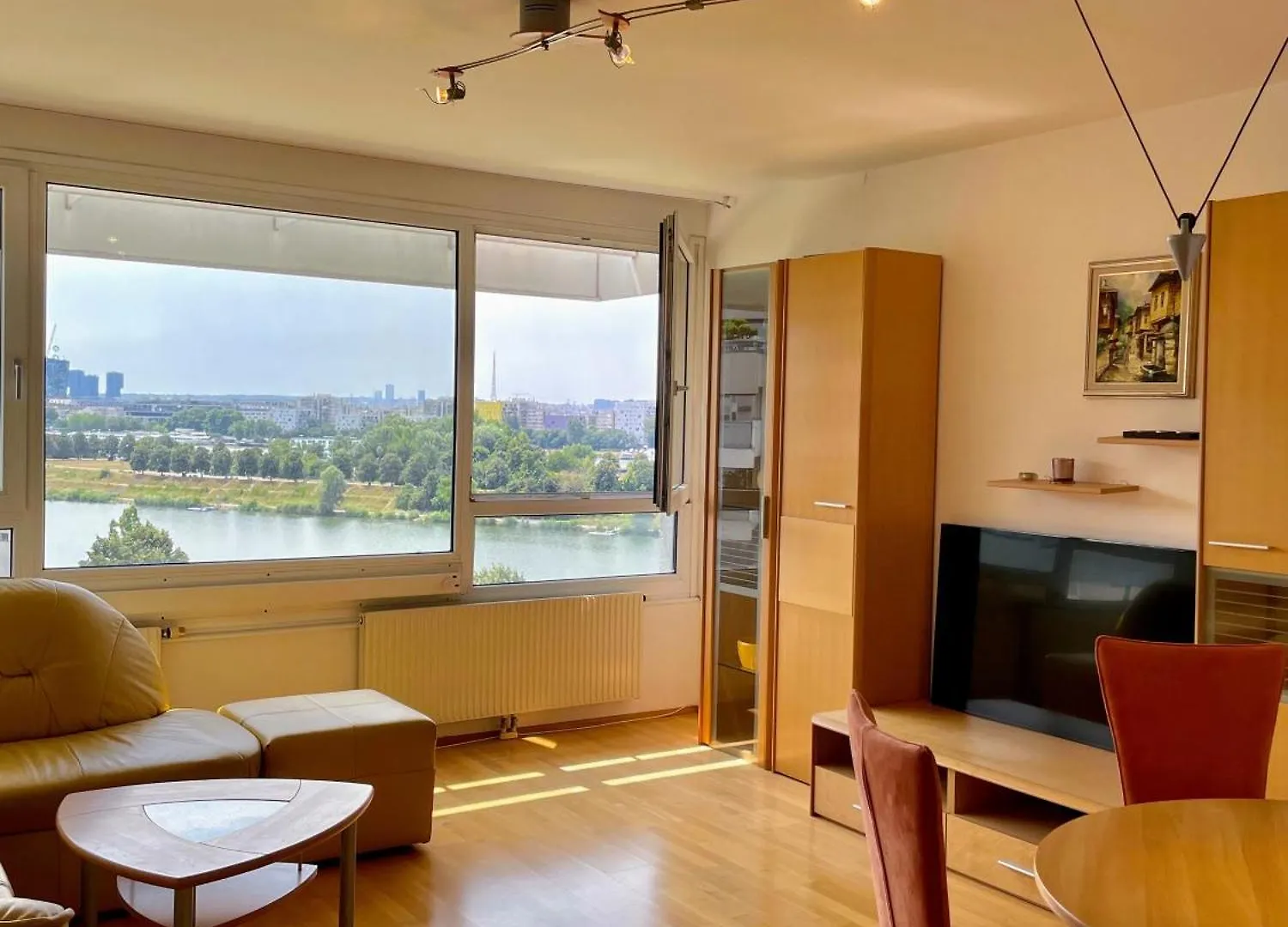 Danube Waterfront Apartment Wien